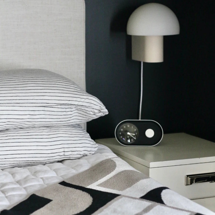 Silent Analog Bedside Alarm Clock With Adjustable Backlight