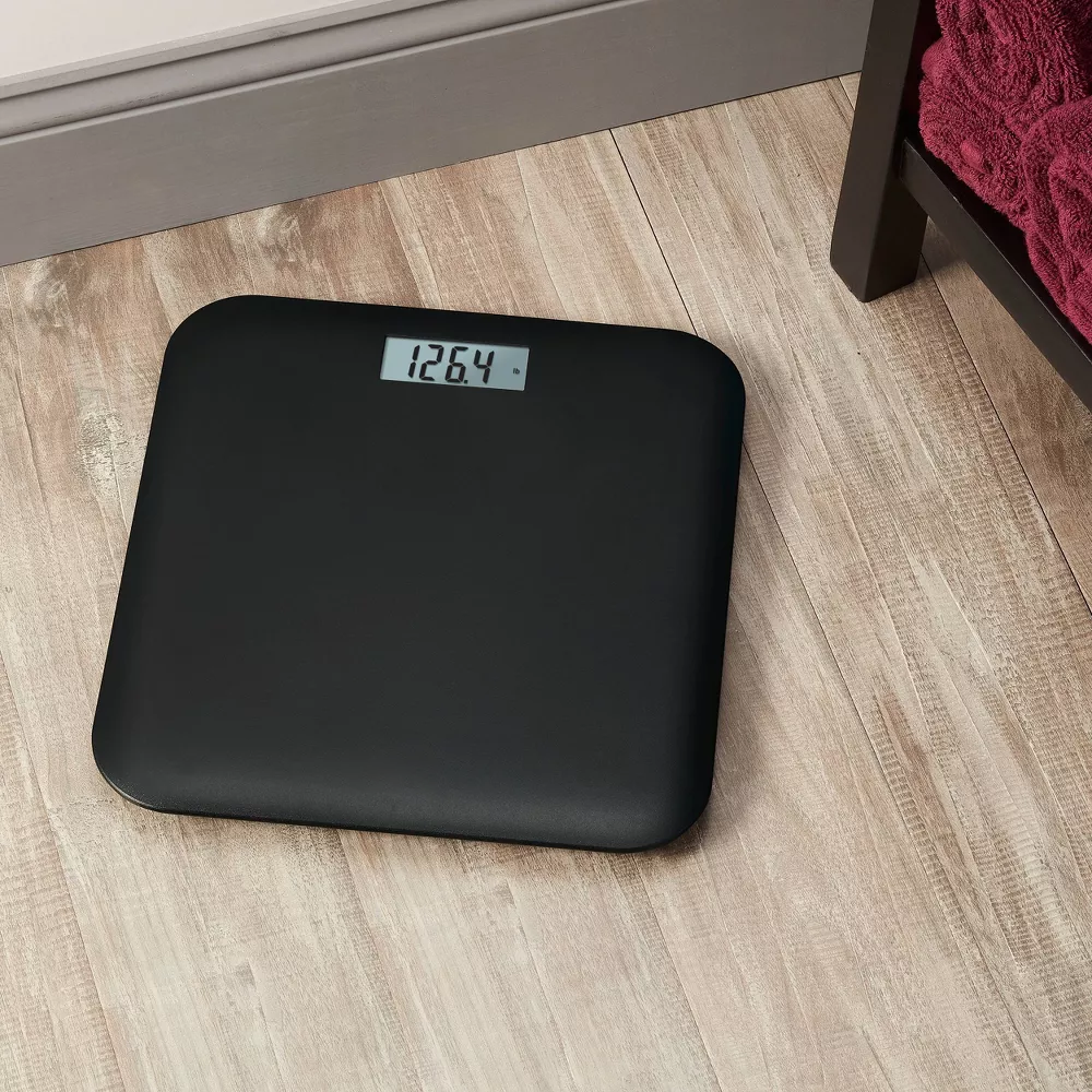 Lightweight Curved Plastic Digital Bathroom Weight Scale