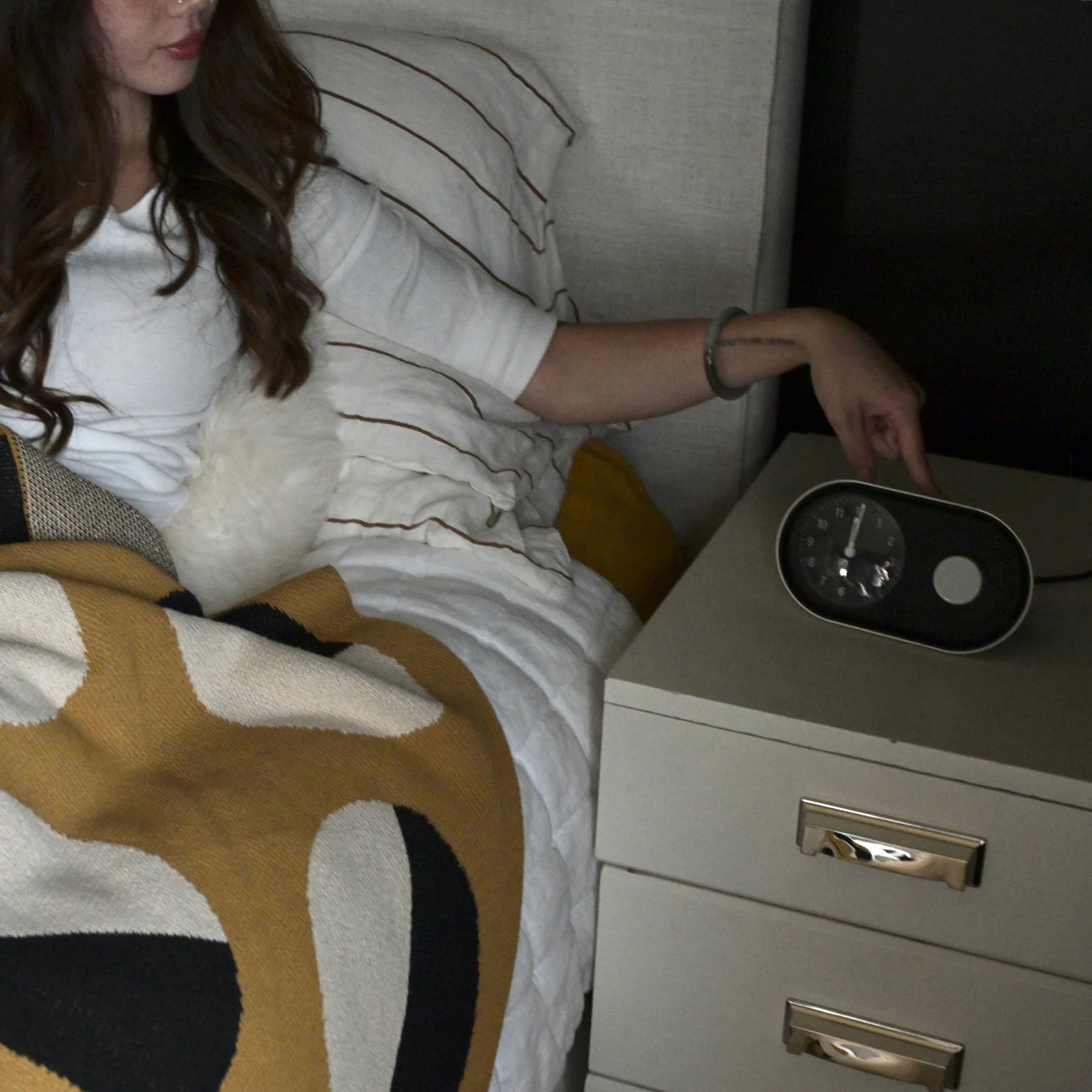 Silent Analog Bedside Alarm Clock With Adjustable Backlight